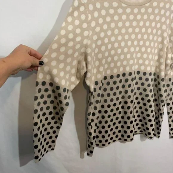WOMAN’S TANJAY sweater. Gradient dots. New condition. Size large. - Picture 4 of 7